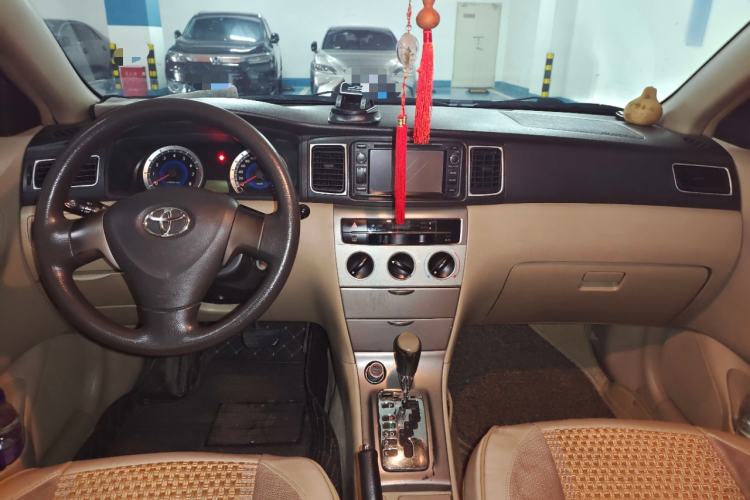 Used Toyota Corolla EX 2013 1.6L Automatic Excellence Edition Center Console