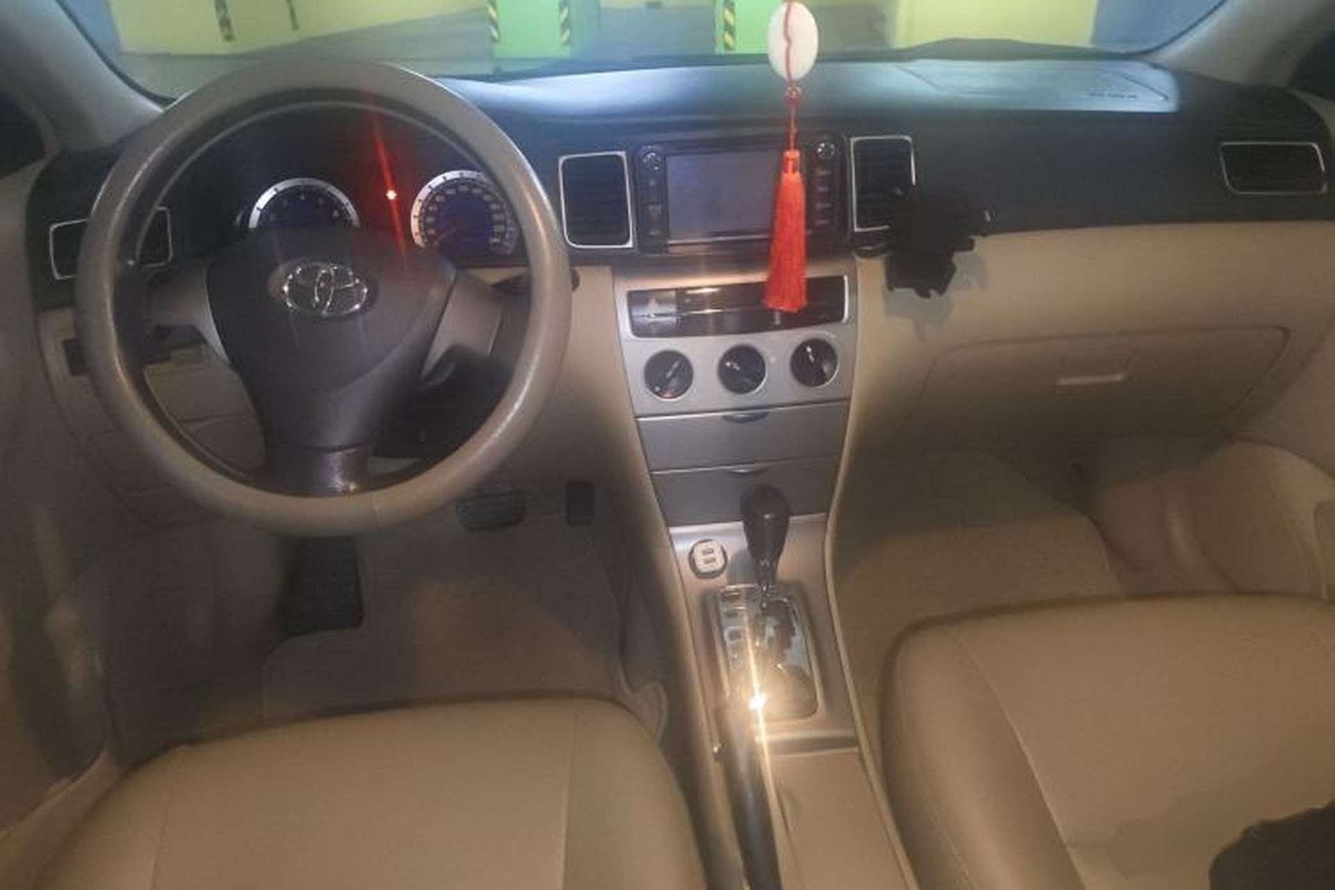 Used Toyota Corolla EX 2013 1.6L Automatic Excellence Edition Center Console