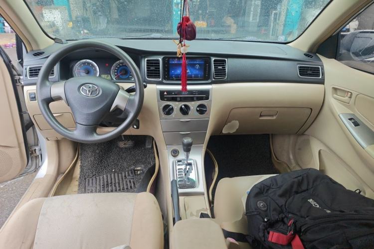 Used Toyota Corolla EX 2013 1.6L Automatic Excellence Edition Center Console