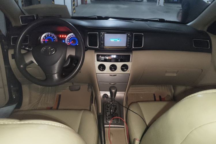 Used Toyota Corolla EX 2013 1.6L Automatic Luxury Edition Center Console