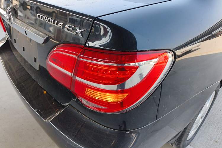 Used Toyota Corolla EX 2013 1.6L Manual Excellence Edition Exterior 3