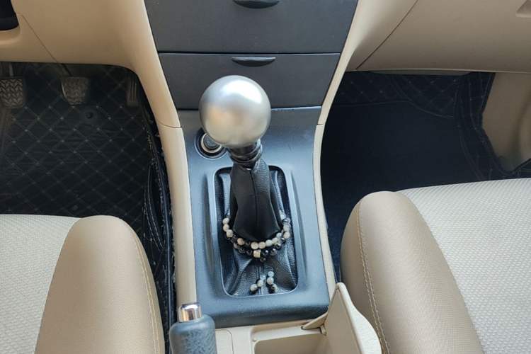 Used Toyota Corolla EX 2013 1.6L Manual Value Edition Gear Lever
