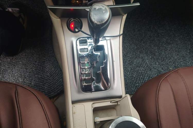 Used Toyota Corolla EX 2013 1.6L Automatic Luxury Edition Gear Lever