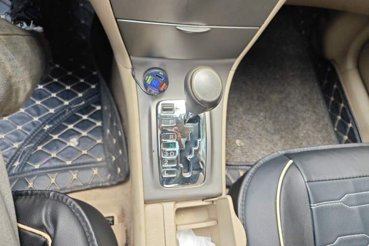 Used Toyota Corolla EX 2013 1.6L Automatic Luxury Edition Gear Lever