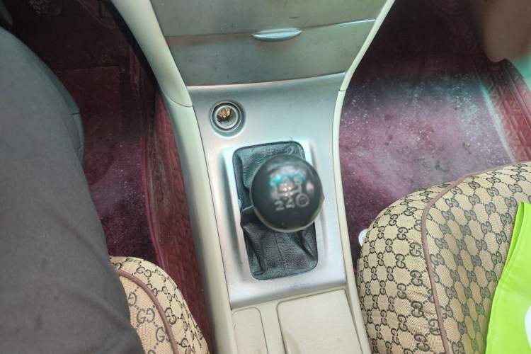Used Toyota Corolla EX 2013 1.6L Manual Value Edition Gear Lever