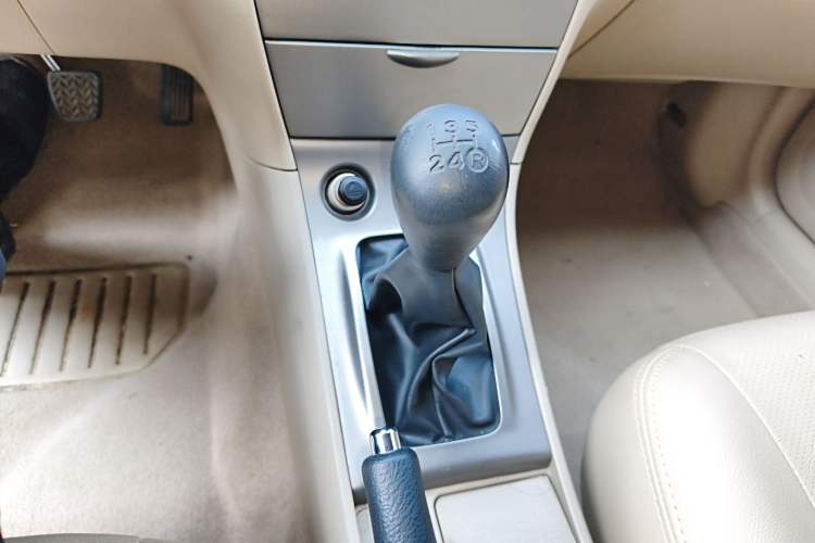 Used Toyota Corolla EX 2013 1.6L Manual Excellence Edition Gear Lever