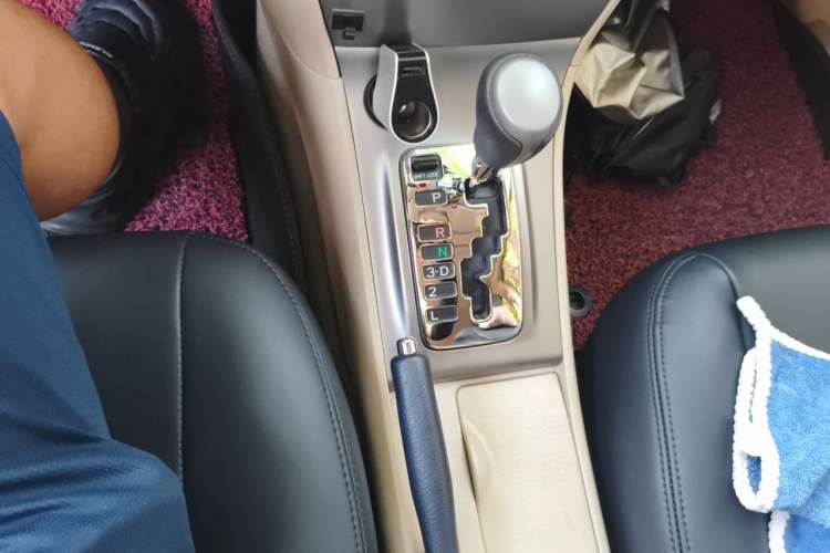 Used Toyota Corolla EX 2013 1.6L Automatic Excellence Edition Gear Lever