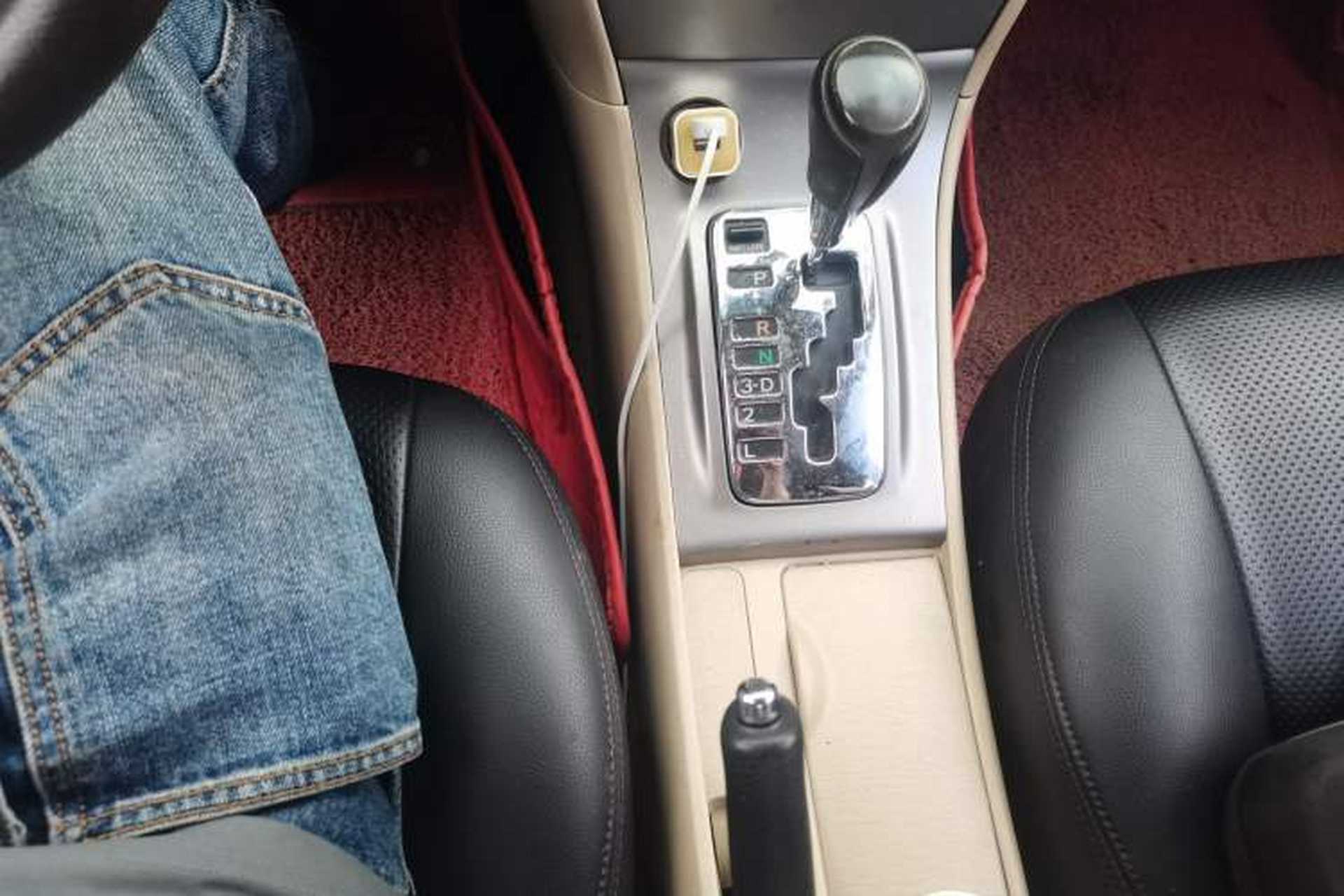 Used Toyota Corolla EX 2013 1.6L Automatic Excellence Edition Gear Lever