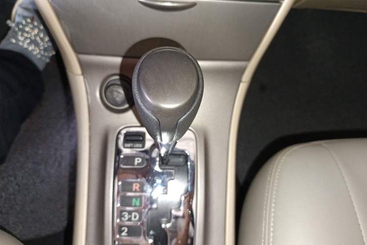 Used Toyota Corolla EX 2013 1.6L Automatic Excellence Edition Gear Lever