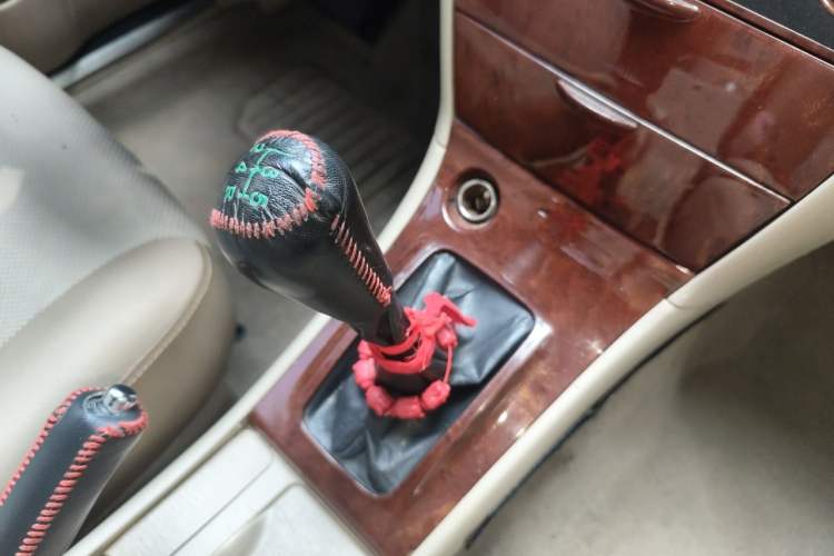 Used Toyota Corolla EX 2013 1.6L Manual Value Edition Gear Lever