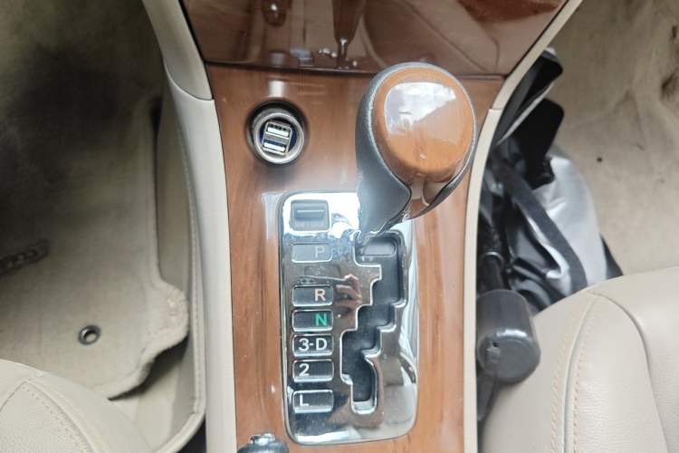 Used Toyota Corolla EX 2013 1.6L Automatic Luxury Edition Gear Lever