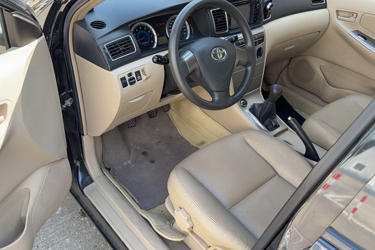 Used Toyota Corolla EX 2013 1.6L Manual Luxury Edition Interior 2