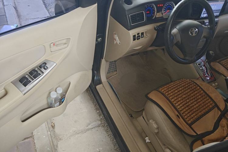 Used Toyota Corolla EX 2013 1.6L Automatic Luxury Edition Interior 3
