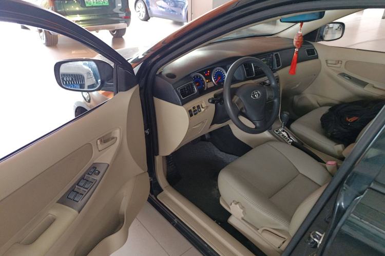 Used Toyota Corolla EX 2013 1.6L Automatic Excellence Edition Interior 3