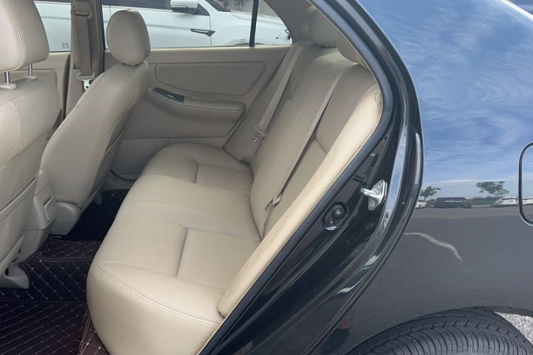 Used Toyota Corolla EX 2013 1.6L Automatic Luxury Edition Interior 4