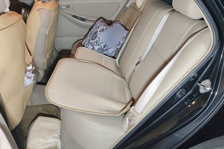 Used Toyota Corolla EX 2013 1.6L Manual Luxury Edition Interior 4