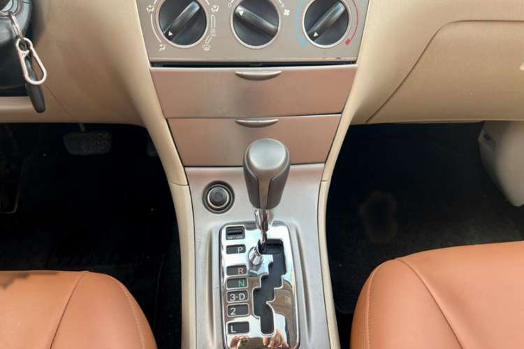 Used Toyota Corolla EX 2013 1.6L Automatic Excellence Edition Interior 6
