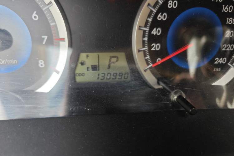 Used Toyota Corolla EX 2013 1.6L Automatic Luxury Edition Odometer Close Up