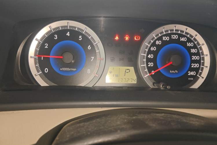 Used Toyota Corolla EX 2013 1.6L Automatic Luxury Edition Odometer Close Up
