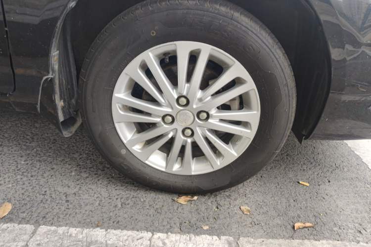 Used Toyota Corolla EX 2013 1.6L Manual Excellence Edition Right Front Wheel Hub