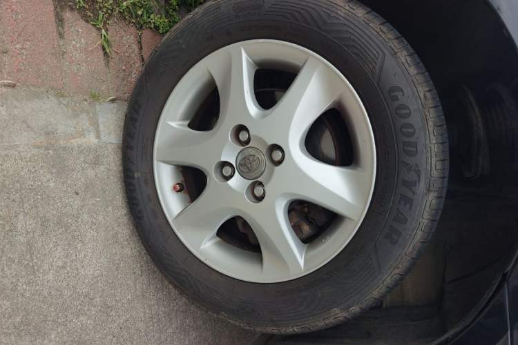 Used Toyota Corolla EX 2013 1.6L Manual Luxury Edition Right Front Wheel Hub