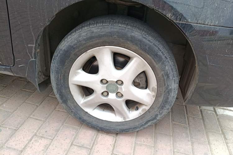 Used Toyota Corolla EX 2013 1.6L Automatic Excellence Edition Right Front Wheel Hub