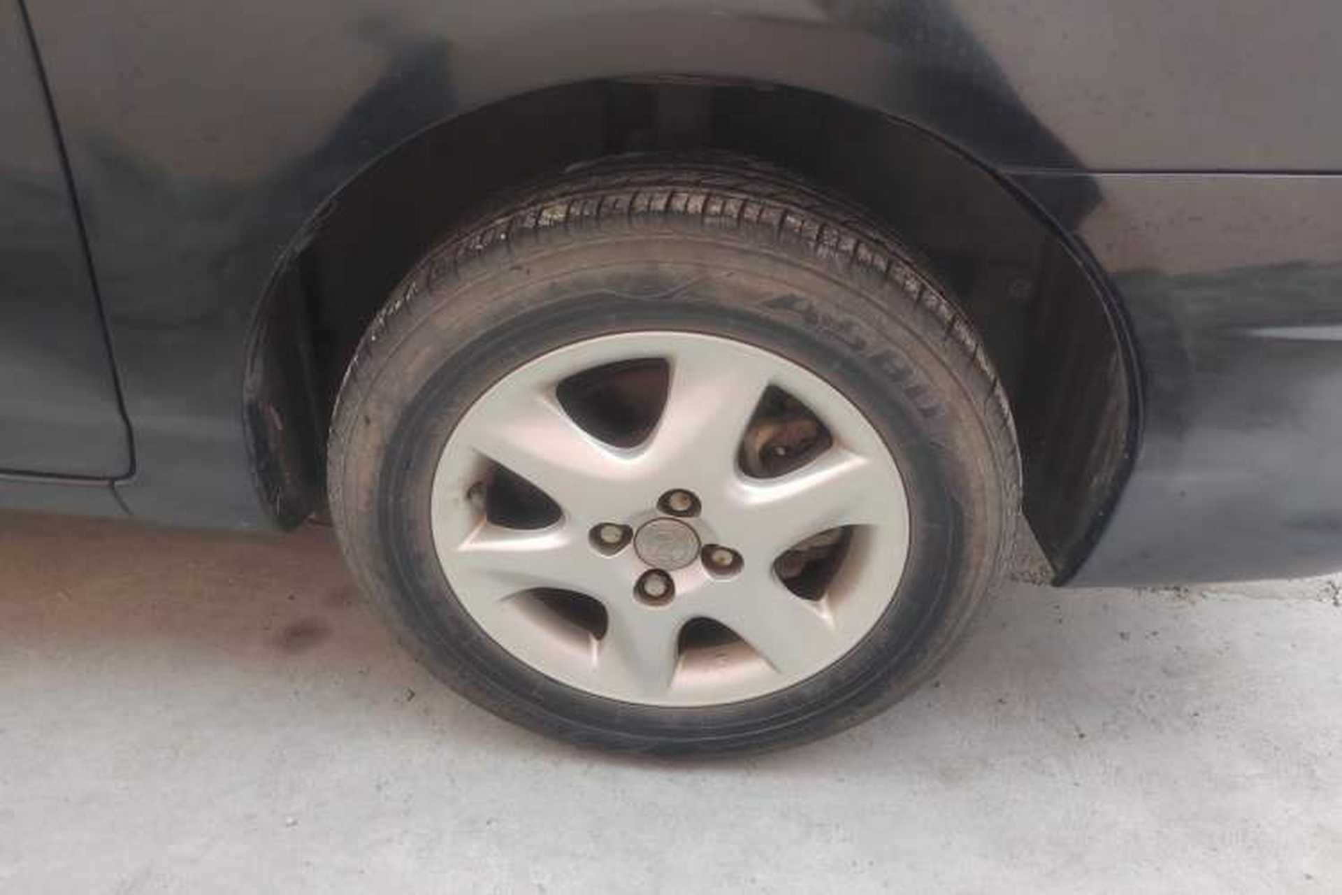 Used Toyota Corolla EX 2013 1.6L Manual Luxury Edition Right Front Wheel Hub