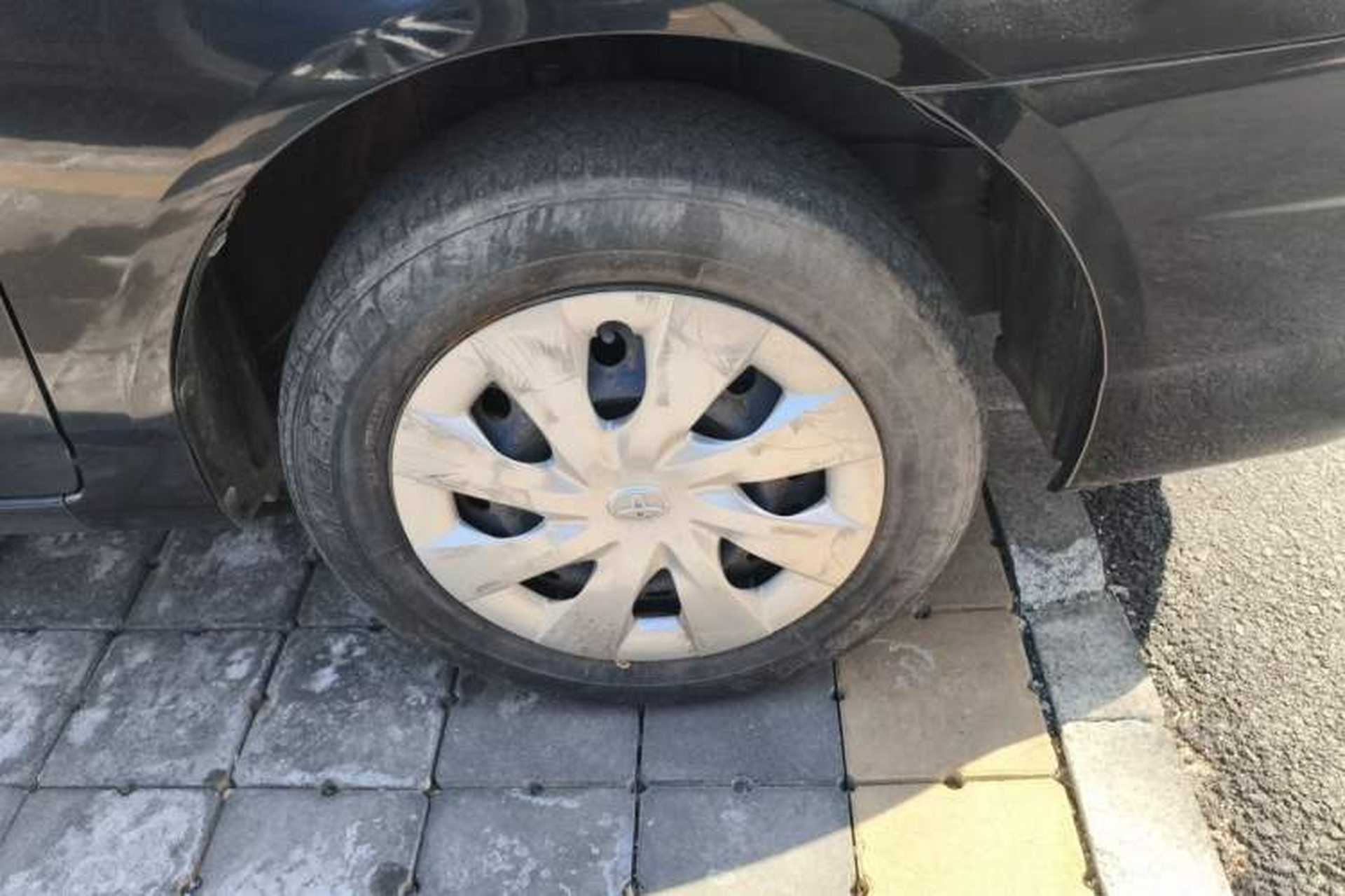 Used Toyota Corolla EX 2013 1.6L Manual Excellence Edition Right Front Wheel Hub