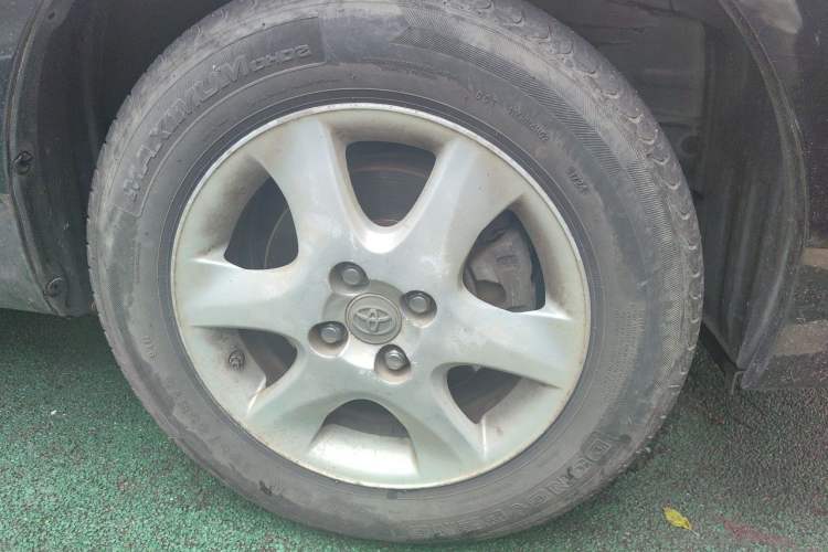 Used Toyota Corolla EX 2013 1.6L Manual Luxury Edition Right Front Wheel Hub
