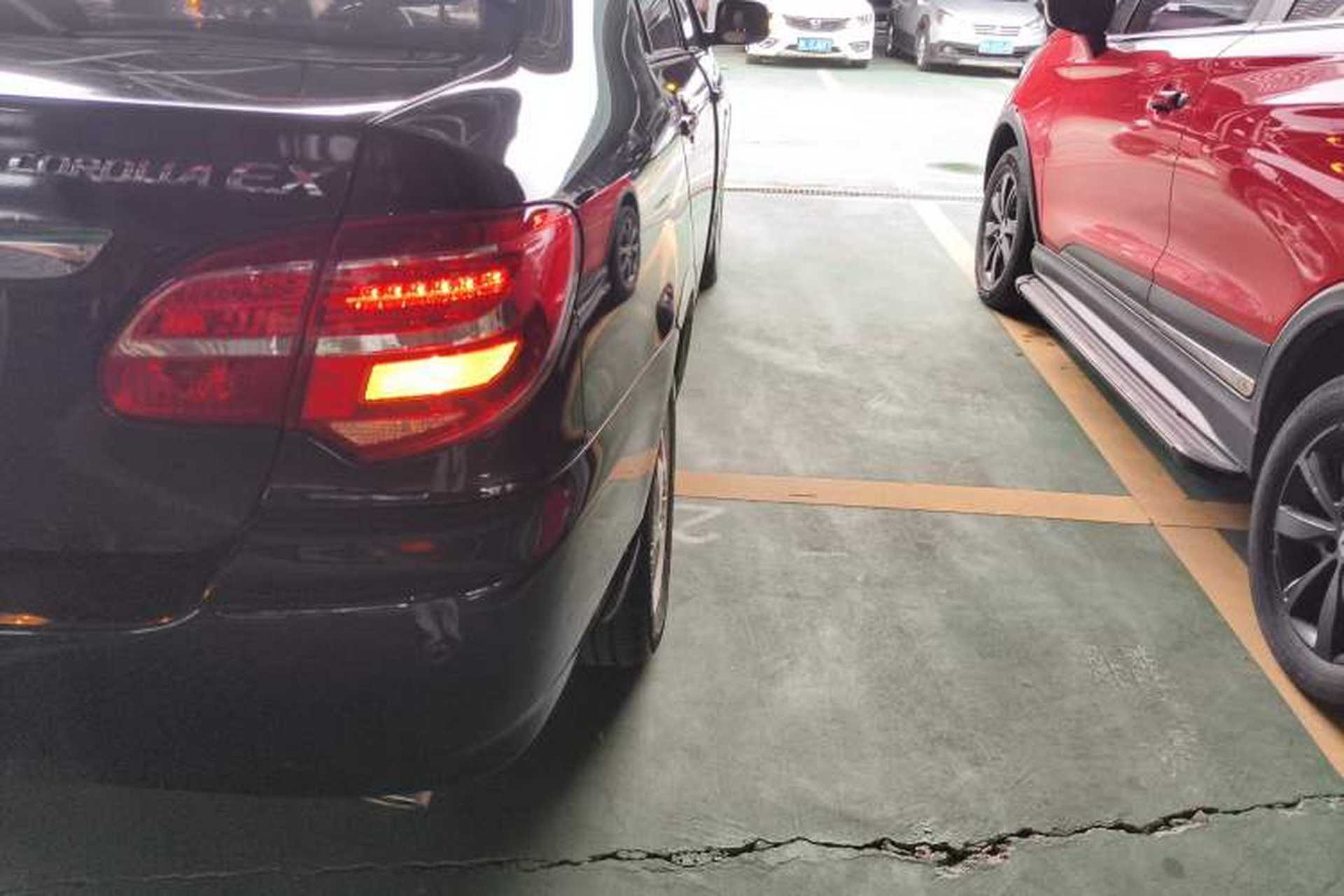 Used Toyota Corolla EX 2013 1.6L Automatic Excellence Edition Right Rear Taillight