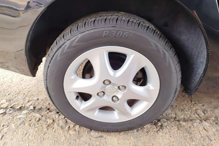 Used Toyota Corolla EX 2013 1.6L Automatic Luxury Edition Right Rear Wheel Hub