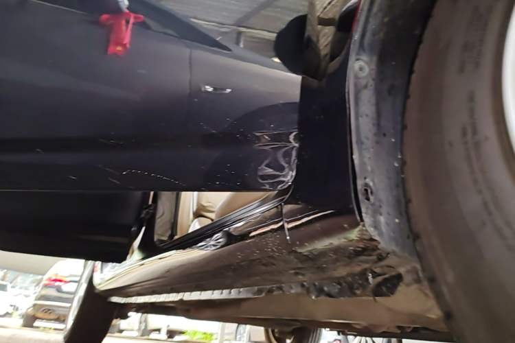 Used Toyota Corolla EX 2013 1.6L Automatic Luxury Edition Right Side Sill