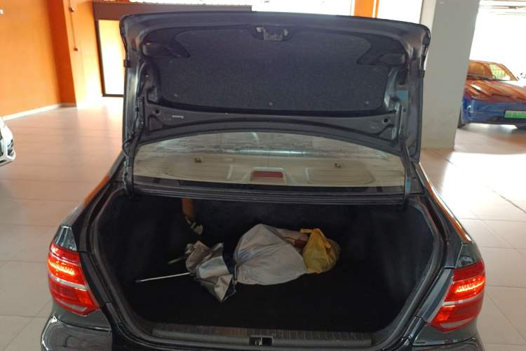 Used Toyota Corolla EX 2013 1.6L Automatic Excellence Edition Trunk