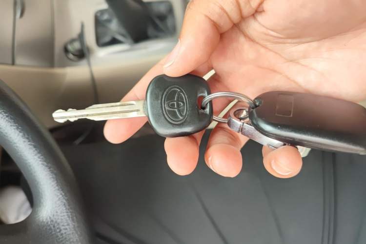 Used Toyota Corolla EX 2013 1.6L Manual Excellence Edition Vehicle Key