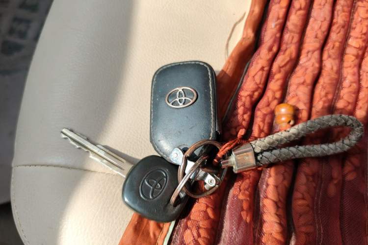 Used Toyota Corolla EX 2013 1.6L Manual Value Edition Vehicle Key