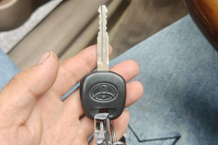 Used Toyota Corolla EX 2013 1.6L Automatic Luxury Edition Vehicle Key