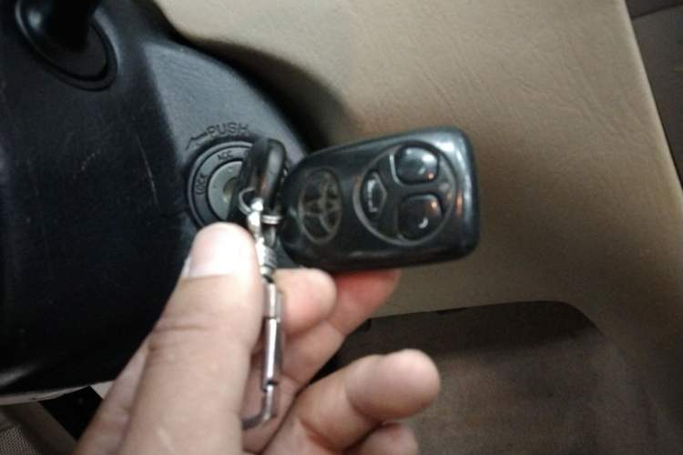 Used Toyota Corolla EX 2013 1.6L Manual Excellence Edition Vehicle Key