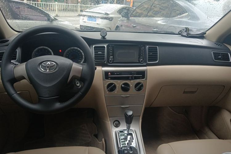 Used Toyota Corolla EX 2013 1.6L Automatic Excellence Edition Center Console