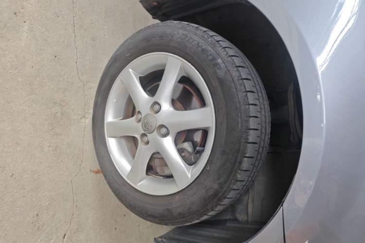Used Toyota Corolla EX 2013 1.6L Automatic Excellence Edition Right Front Wheel Hub