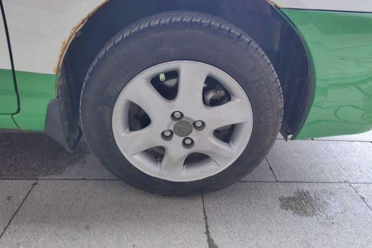 Used Toyota Corolla EX 2013 1.6L Automatic Excellence Edition Right Front Wheel Hub