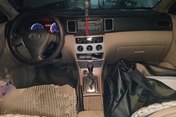 Used Toyota Corolla EX 2013 1.6L Automatic Excellence Edition Center Console
