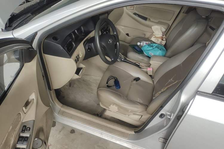 Used Toyota Corolla EX 2013 1.6L Automatic Excellence Edition Driver Seat