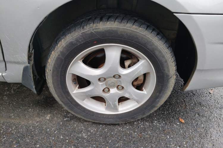 Used Toyota Corolla EX 2013 1.6L Automatic Excellence Edition Right Front Wheel Hub