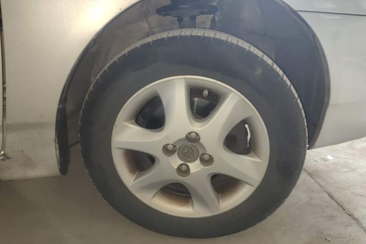 Used Toyota Corolla EX 2013 1.6L Automatic Excellence Edition Right Front Wheel Hub