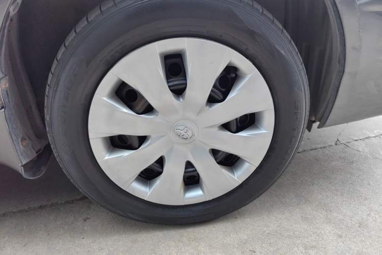 Used Toyota Corolla EX 2013 1.6L Automatic Excellence Edition Right Front Wheel Hub