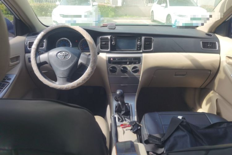 Used Toyota Corolla EX 2013 1.6L Manual Luxury Edition Center Console