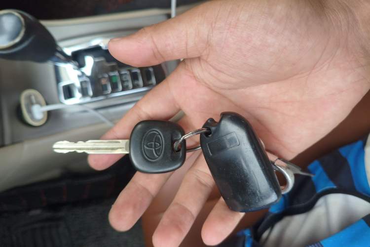 Used Toyota Corolla EX 2013 1.6L Automatic Luxury Edition Vehicle Key