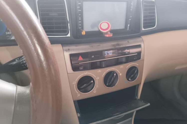 Used Toyota Corolla EX 2013 1.6L Automatic Excellence Edition Audio And AC Panel