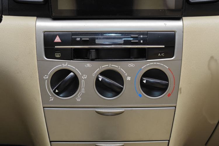 Used Toyota Corolla EX 2013 1.6L Automatic Excellence Edition Audio And AC Panel