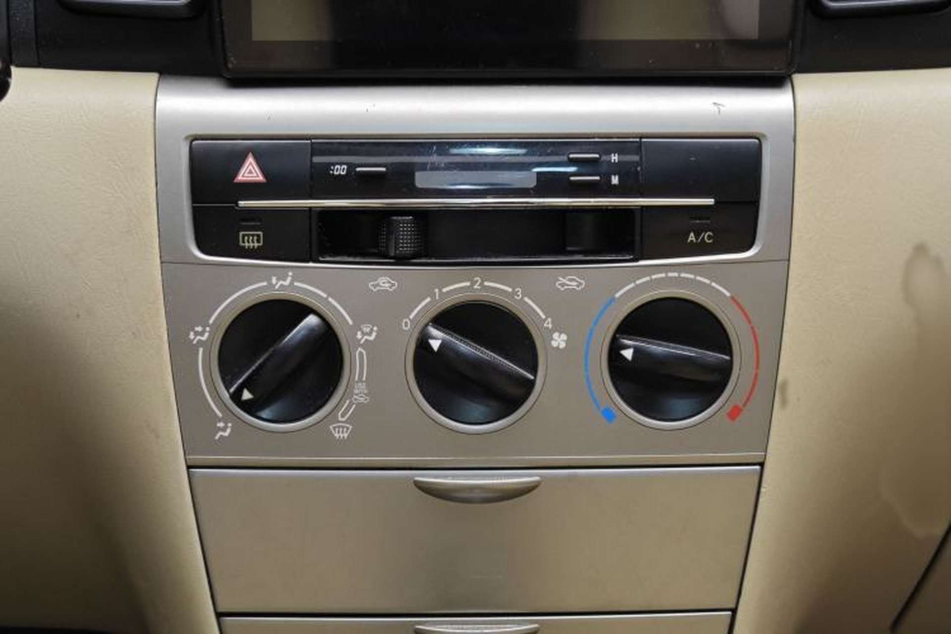 Used Toyota Corolla EX 2013 1.6L Automatic Excellence Edition Audio And AC Panel